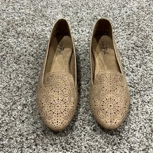 Vintage7eight tan loafers